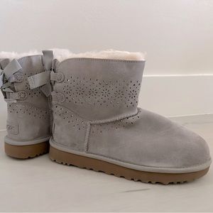 New Ugg Boots Size 9 Gray Glitter Bow